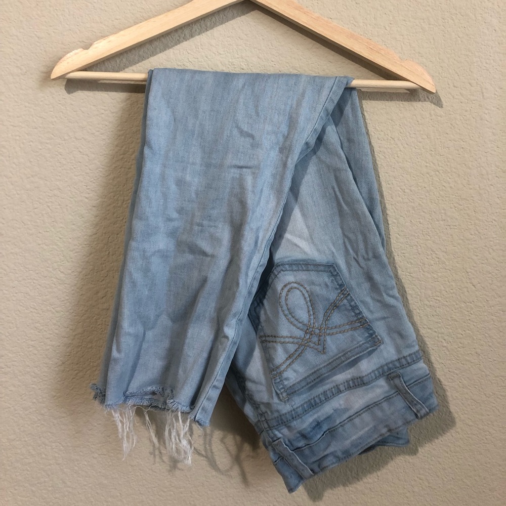 light-wash boyfriend jean with frayed hems